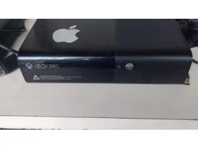 01 VIDEOGAME X BOX COM JOGOS . (NO ESTADO) ATENÇÃO! FAZER A VISITAÇÃO ANTES DE ARREMATAR, NÃO SABEMOS SE FUNCIONA, LEILÃO NÃO TEM GARANTIA E NEM DEVOLUÇÃO, SUJEITO A POSSÍVEIS AVARIAS VISÍVEIS/OCULTAS E/OU AUSÊNCIA DE COMPONENTES.