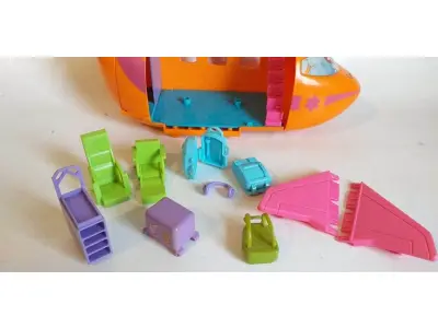 LOTE 457 - 01 LOTE COM BRIQUEDOS DA QUARTO POLLY FASHION E AVIÃO DA POLLY POCKET MATTEL. (NO ESTADO) ATENÇÃO! FAZER A VISITAÇÃO ANTES DE ARREMATAR, NÃO SABEMOS SE FUNCIONA, LEILÃO NÃO TEM GARANTIA E NEM DEVOLUÇÃO, SUJEITO A POSSÍVEIS AVARIAS VISÍVEIS/OCULTAS E/OU AUSÊNCIA DE COMPONENTES.