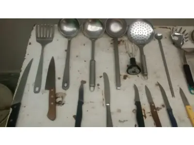 LOTE 521 - 01 LOTE COM UTENSÍLIOS  DE CASA. (NO ESTADO) ATENÇÃO! FAZER A VISITAÇÃO ANTES DE ARREMATAR, NÃO SABEMOS SE FUNCIONA, LEILÃO NÃO TEM GARANTIA E NEM DEVOLUÇÃO, SUJEITO A POSSÍVEIS AVARIAS VISÍVEIS/OCULTAS E/OU AUSÊNCIA DE COMPONENTES.