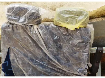 LOTE 449 - 01 BANCO PARA IVECO NOVO SEM USO. (NO ESTADO) ATENÇÃO! FAZER A VISITAÇÃO ANTES DE ARREMATAR, NÃO SABEMOS SE FUNCIONA, LEILÃO NÃO TEM GARANTIA E NEM DEVOLUÇÃO, SUJEITO A POSSÍVEIS AVARIAS VISÍVEIS/OCULTAS E/OU AUSÊNCIA DE COMPONENTES.