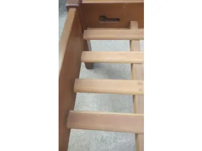 LOTE 525 - 01 CAMA DE CASAL MADEIRA MACIÇA LOJAS LÍDER ÓTIMA CAMA ESTRADO TAMBEM DE MADEIRA MACIÇA. (NO ESTADO) ATENÇÃO! FAZER A VISITAÇÃO ANTES DE ARREMATAR, NÃO SABEMOS SE FUNCIONA, LEILÃO NÃO TEM GARANTIA E NEM DEVOLUÇÃO, SUJEITO A POSSÍVEIS AVARIAS VISÍVEIS/OCULTAS E/OU AUSÊNCIA DE COMPONENTES.