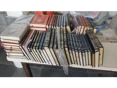 LOTE 490 - 01 COLEÇÃO DE LIVROS AVULSOS CLÁSSICOS ABRIL LITERATURA COM 62 VOLS DE LUXO. (NO ESTADO) ATENÇÃO! FAZER A VISITAÇÃO ANTES DE ARREMATAR, NÃO SABEMOS SE FUNCIONA, LEILÃO NÃO TEM GARANTIA E NEM DEVOLUÇÃO, SUJEITO A POSSÍVEIS AVARIAS VISÍVEIS/OCULTAS E/OU AUSÊNCIA DE COMPONENTES.