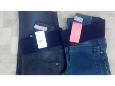 LOTE 520 - 01 LOTE COM 02 CALÇAS JEANS NOVAS FEMININAS SEM USO NUMEROS 36. (NO ESTADO) ATENÇÃO! FAZER A VISITAÇÃO ANTES DE ARREMATAR, NÃO SABEMOS SE FUNCIONA, LEILÃO NÃO TEM GARANTIA E NEM DEVOLUÇÃO, SUJEITO A POSSÍVEIS AVARIAS VISÍVEIS/OCULTAS E/OU AUSÊNCIA DE COMPONENTES.