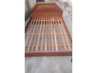 01 CAMA DE CASAL MADEIRA MACIÇA LOJAS LÍDER ÓTIMA CAMA ESTRADO TAMBEM DE MADEIRA MACIÇA. (NO ESTADO) ATENÇÃO! FAZER A VISITAÇÃO ANTES DE ARREMATAR, NÃO SABEMOS SE FUNCIONA, LEILÃO NÃO TEM GARANTIA E NEM DEVOLUÇÃO, SUJEITO A POSSÍVEIS AVARIAS VISÍVEIS/OCULTAS E/OU AUSÊNCIA DE COMPONENTES.