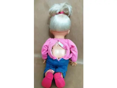 LOTE 456 - 01 BONECA DA FISHER PRICE LITTLE MOMMY ORIGINAL. (NO ESTADO) ATENÇÃO! FAZER A VISITAÇÃO ANTES DE ARREMATAR, NÃO SABEMOS SE FUNCIONA, LEILÃO NÃO TEM GARANTIA E NEM DEVOLUÇÃO, SUJEITO A POSSÍVEIS AVARIAS VISÍVEIS/OCULTAS E/OU AUSÊNCIA DE COMPONENTES.