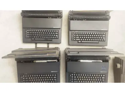 LOTE 447 - 01 LOTE COM MÁQUINAS ELÉTRICAS PANASONIC,BROTHER OLIVETTI. (NO ESTADO) ATENÇÃO! FAZER A VISITAÇÃO ANTES DE ARREMATAR, NÃO SABEMOS SE FUNCIONA, LEILÃO NÃO TEM GARANTIA E NEM DEVOLUÇÃO, SUJEITO A POSSÍVEIS AVARIAS VISÍVEIS/OCULTAS E/OU AUSÊNCIA DE COMPONENTES.