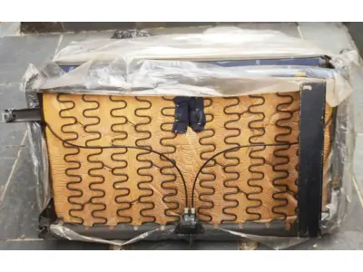 LOTE 450 - 01 BANCO PARA IVECO NOVO SEM USO. (NO ESTADO) ATENÇÃO! FAZER A VISITAÇÃO ANTES DE ARREMATAR, NÃO SABEMOS SE FUNCIONA, LEILÃO NÃO TEM GARANTIA E NEM DEVOLUÇÃO, SUJEITO A POSSÍVEIS AVARIAS VISÍVEIS/OCULTAS E/OU AUSÊNCIA DE COMPONENTES.