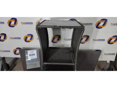 01 MESA DE CANTO DE JARDIM. (NO ESTADO EM QUE SE ENCONTRA. SUJEITO A AVARIAS OCULTAS/VISÍVEIS.) BH1671E