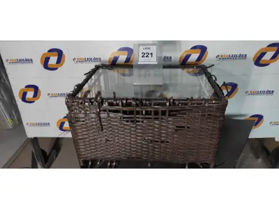 01 MESA DE CAFÉ. (NO ESTADO EM QUE SE ENCONTRA. SUJEITO A AVARIAS OCULTAS/VISÍVEIS.) BH1590V