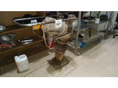 LOTE 027 - 01 COMPACTADORA DE SOLO ELÉTRICA. (NO ESTADO) ATENÇÃO! FAZER A VISITAÇÃO ANTES DE ARREMATAR, NÃO SABEMOS SE FUNCIONA. LEILÃO NÃO TEM GARANTIA E NEM DEVOLUÇÃO, SUJEITO A POSSÍVEIS AVARIAS VISÍVEIS/OCULTAS E/OU AUSÊNCIA DE COMPONENTES.