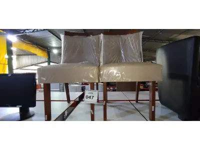 LOTE 047 - 02 CADEIRAS EM MADEIRA COM ASSENTO ALMOFADADO. (NO ESTADO) ATENÇÃO! FAZER A VISITAÇÃO ANTES DE ARREMATAR, NÃO SABEMOS SE FUNCIONA. LEILÃO NÃO TEM GARANTIA E NEM DEVOLUÇÃO, SUJEITO A POSSÍVEIS AVARIAS VISÍVEIS/OCULTAS E/OU AUSÊNCIA DE COMPONENTES.