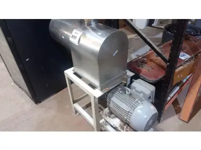 LOTE 300 - 01 DESPOLPADEIRA INDUSTRIAL. (NO ESTADO) ATENÇÃO! FAZER A VISITAÇÃO ANTES DE ARREMATAR, NÃO SABEMOS SE FUNCIONA. LEILÃO NÃO TEM GARANTIA E NEM DEVOLUÇÃO, SUJEITO A POSSÍVEIS AVARIAS VISÍVEIS/OCULTAS E/OU AUSÊNCIA DE COMPONENTES.