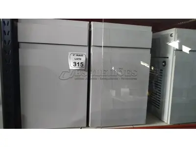 02 ARMÁRIOS PARA CPU COM 01 PORTA E 01 GAVETA. (NO ESTADO) ATENÇÃO! FAZER A VISITAÇÃO ANTES DE ARREMATAR, NÃO SABEMOS SE FUNCIONA, LEILÃO NÃO TEM GARANTIA E NEM DEVOLUÇÃO, SUJEITO A POSSÍVEIS AVARIAS VISÍVEIS/OCULTAS E/OU AUSÊNCIA DE COMPONENTES.