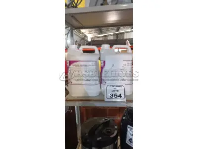 02 GALÕES DE REMOVEDOR DE CERAS E ACABAMENTOS DE 5L CADA. (NO ESTADO) ATENÇÃO! FAZER A VISITAÇÃO ANTES DE ARREMATAR, NÃO SABEMOS SE FUNCIONA, LEILÃO NÃO TEM GARANTIA E NEM DEVOLUÇÃO, SUJEITO A POSSÍVEIS AVARIAS VISÍVEIS/OCULTAS E/OU AUSÊNCIA DE COMPONENTES.