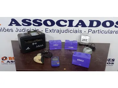 01 RELÓGIO DE PONTO, 01 LEITORA DE CÓDIGO DE BARRAS, 0 LEITOR BIOMÉTRICO E 04 MAQUININHAS DE CARTÃO MARCA STELO. (NO ESTADO) ATENÇÃO! FAZER A VISITAÇÃO ANTES DE ARREMATAR, NÃO SABEMOS SE FUNCIONA, LEILÃO NÃO TEM GARANTIA E NEM DEVOLUÇÃO, SUJEITO A POSSÍVEIS AVARIAS VISÍVEIS/OCULTAS E/OU AUSÊNCIA DE COMPONENTES.