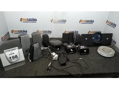 01 LOTE COM VÁRIAS CAIXAS DE SOM E RÁDIOS RELÓGIOS DE MARCAS E MODELOS DIVERSOS. (NO ESTADO) ATENÇÃO! FAZER A VISITAÇÃO ANTES DE ARREMATAR, NÃO SABEMOS SE FUNCIONA, LEILÃO NÃO TEM GARANTIA E NEM DEVOLUÇÃO, SUJEITO A POSSÍVEIS AVARIAS VISÍVEIS/OCULTAS E/OU AUSÊNCIA DE COMPONENTES.