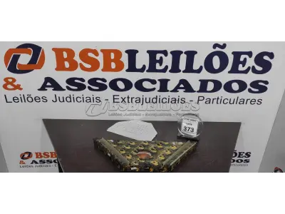 01 CITARA COM PARTITURAS. (NO ESTADO) ATENÇÃO! FAZER A VISITAÇÃO ANTES DE ARREMATAR, NÃO SABEMOS SE FUNCIONA, LEILÃO NÃO TEM GARANTIA E NEM DEVOLUÇÃO, SUJEITO A POSSÍVEIS AVARIAS VISÍVEIS/OCULTAS E/OU AUSÊNCIA DE COMPONENTES.