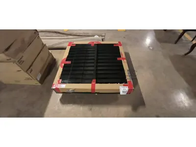 01 MESA DE CENTRO QUADRADA ESPELHADA.  (NO ESTADO) ATENÇÃO! FAZER A VISITAÇÃO ANTES DE ARREMATAR, NÃO SABEMOS SE FUNCIONA, LEILÃO NÃO TEM GARANTIA E NEM DEVOLUÇÃO, SUJEITO A POSSÍVEIS AVARIAS VISÍVEIS/OCULTAS E/OU AUSÊNCIA DE COMPONENTES.