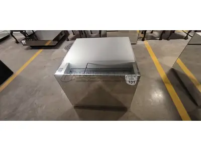 01 MESA DE CENTRO EM DESIGNER CÚBICO ESPELHADA. (NO ESTADO) ATENÇÃO! FAZER A VISITAÇÃO ANTES DE ARREMATAR, NÃO SABEMOS SE FUNCIONA, LEILÃO NÃO TEM GARANTIA E NEM DEVOLUÇÃO, SUJEITO A POSSÍVEIS AVARIAS VISÍVEIS/OCULTAS E/OU AUSÊNCIA DE COMPONENTES.