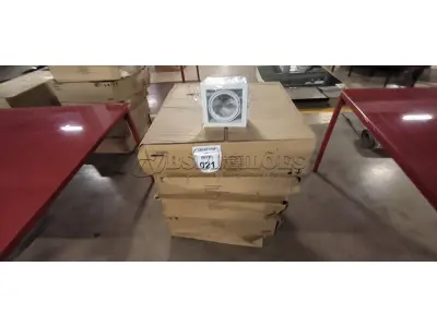 05 CAIXAS COM 09 LUMINÁRIAS SPOT DE EMBUTIR QUADRADO FOCUS 30 A BRANCO FOSCO.  (NO ESTADO) ATENÇÃO! FAZER A VISITAÇÃO ANTES DE ARREMATAR, NÃO SABEMOS SE FUNCIONA, LEILÃO NÃO TEM GARANTIA E NEM DEVOLUÇÃO, SUJEITO A POSSÍVEIS AVARIAS VISÍVEIS/OCULTAS E/OU AUSÊNCIA DE COMPONENTES.