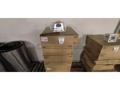 05 CAIXAS COM 04 LUMINÁRIAS COM REATORES ELETRÔNICOS E 01 CAIXA COM 03 LUMINÁRIAS.  (NO ESTADO) ATENÇÃO! FAZER A VISITAÇÃO ANTES DE ARREMATAR, NÃO SABEMOS SE FUNCIONA, LEILÃO NÃO TEM GARANTIA E NEM DEVOLUÇÃO, SUJEITO A POSSÍVEIS AVARIAS VISÍVEIS/OCULTAS E/OU AUSÊNCIA DE COMPONENTES.
