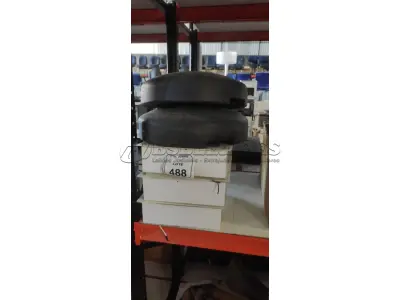 03 LUMINÁRIAS PLAFOM DE EMBUTIR E 02 SUPORTES DE BANDEIRA. (NO ESTADO) ATENÇÃO! FAZER A VISITAÇÃO ANTES DE ARREMATAR, NÃO SABEMOS SE FUNCIONA, LEILÃO NÃO TEM GARANTIA E NEM DEVOLUÇÃO, SUJEITO A POSSÍVEIS AVARIAS VISÍVEIS/OCULTAS E/OU AUSÊNCIA DE COMPONENTES.
