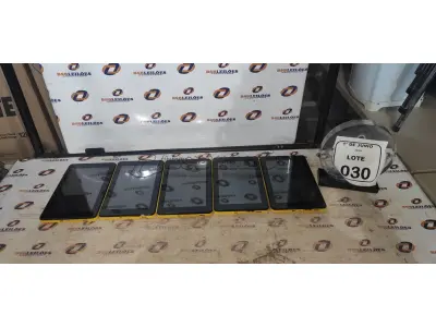 05 TABLETS MARCA CCE PARA RETIRADA DE PEÇAS. (NO ESTADO) ATENÇÃO! FAZER A VISITAÇÃO ANTES DE ARREMATAR, NÃO SABEMOS SE FUNCIONA, LEILÃO NÃO TEM GARANTIA E NEM DEVOLUÇÃO, SUJEITO A POSSÍVEIS AVARIAS VISÍVEIS/OCULTAS E/OU AUSÊNCIA DE COMPONENTES.