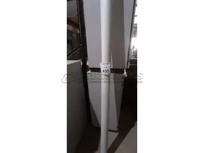 01 TELA DE PROJEÇÃO RETRÁTIL. (NO ESTADO) ATENÇÃO! FAZER A VISITAÇÃO ANTES DE ARREMATAR, NÃO SABEMOS SE FUNCIONA, LEILÃO NÃO TEM GARANTIA E NEM DEVOLUÇÃO, SUJEITO A POSSÍVEIS AVARIAS VISÍVEIS/OCULTAS E/OU AUSÊNCIA DE COMPONENTES.