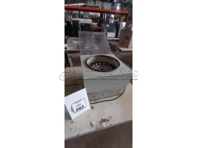 01 CENTRIFUGA LABORATORIAL MODELO MACRO EV 04. (NO ESTADO) ATENÇÃO! FAZER A VISITAÇÃO ANTES DE ARREMATAR, NÃO SABEMOS SE FUNCIONA, LEILÃO NÃO TEM GARANTIA E NEM DEVOLUÇÃO, SUJEITO A POSSÍVEIS AVARIAS VISÍVEIS/OCULTAS E/OU AUSÊNCIA DE COMPONENTES.