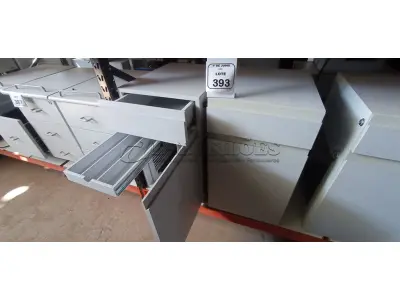 02 ARMÁRIOS PARA CPU COM 01 PORTA E 01 GAVETA. (NO ESTADO) ATENÇÃO! FAZER A VISITAÇÃO ANTES DE ARREMATAR, NÃO SABEMOS SE FUNCIONA, LEILÃO NÃO TEM GARANTIA E NEM DEVOLUÇÃO, SUJEITO A POSSÍVEIS AVARIAS VISÍVEIS/OCULTAS E/OU AUSÊNCIA DE COMPONENTES.