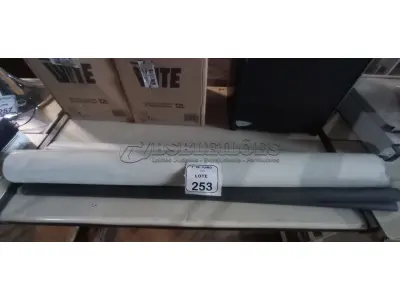02 CORTINAS E 01 BANNER. (NO ESTADO) ATENÇÃO! FAZER A VISITAÇÃO ANTES DE ARREMATAR, NÃO SABEMOS SE FUNCIONA, LEILÃO NÃO TEM GARANTIA E NEM DEVOLUÇÃO, SUJEITO A POSSÍVEIS AVARIAS VISÍVEIS/OCULTAS E/OU AUSÊNCIA DE COMPONENTES.