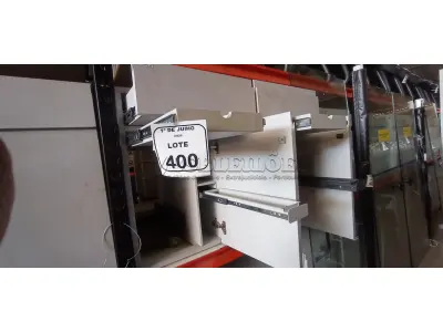 02 ARMÁRIOS PARA CPU COM 01 PORTA E 01 GAVETA. (NO ESTADO) ATENÇÃO! FAZER A VISITAÇÃO ANTES DE ARREMATAR, NÃO SABEMOS SE FUNCIONA, LEILÃO NÃO TEM GARANTIA E NEM DEVOLUÇÃO, SUJEITO A POSSÍVEIS AVARIAS VISÍVEIS/OCULTAS E/OU AUSÊNCIA DE COMPONENTES.