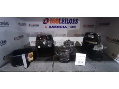 01 AIR FRYER 4L MARCA MONDIAL, 01 BATEDEIRA E 02 ESPREMEDORES DE FRUTA MARCA MONDIAL. (NO ESTADO) ATENÇÃO! FAZER A VISITAÇÃO ANTES DE ARREMATAR, NÃO SABEMOS SE FUNCIONA, LEILÃO NÃO TEM GARANTIA E NEM DEVOLUÇÃO, SUJEITO A POSSÍVEIS AVARIAS VISÍVEIS/OCULTAS E/OU AUSÊNCIA DE COMPONENTES.