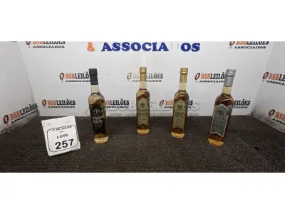 04 GARRAFAS DE HIDROMEL DE 500ML DE SABORES DIVERSOS MARCA PHILIP MEAD. (NO ESTADO) ATENÇÃO! FAZER A VISITAÇÃO ANTES DE ARREMATAR, NÃO SABEMOS SE FUNCIONA, LEILÃO NÃO TEM GARANTIA E NEM DEVOLUÇÃO, SUJEITO A POSSÍVEIS AVARIAS VISÍVEIS/OCULTAS E/OU AUSÊNCIA DE COMPONENTES.