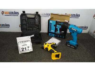 01 FURADEIRA 220V MARCA TSSAPER E 01 PARAFUSADEIRA INCOMPLETO COM JOGO DE BITS E CASE MARCA WAP. (NO ESTADO) ATENÇÃO! FAZER A VISITAÇÃO ANTES DE ARREMATAR, NÃO SABEMOS SE FUNCIONA, LEILÃO NÃO TEM GARANTIA E NEM DEVOLUÇÃO, SUJEITO A POSSÍVEIS AVARIAS VISÍVEIS/OCULTAS E/OU AUSÊNCIA DE COMPONENTES.