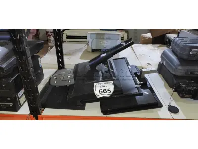 05 MONITORES DE MARCAS E MODELOS DIVERSOS. (NO ESTADO) ATENÇÃO! FAZER A VISITAÇÃO ANTES DE ARREMATAR, NÃO SABEMOS SE FUNCIONA, LEILÃO NÃO TEM GARANTIA E NEM DEVOLUÇÃO, SUJEITO A POSSÍVEIS AVARIAS VISÍVEIS/OCULTAS E/OU AUSÊNCIA DE COMPONENTES.