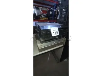 01 DISC PLAYER COM AVARIAS, 03 APARELHOS DE VÍDEO CASSETE E 03 TOCAS VINIL DE MARCAS E MODELOS DIVERSOS. (NO ESTADO) ATENÇÃO! FAZER A VISITAÇÃO ANTES DE ARREMATAR, NÃO SABEMOS SE FUNCIONA, LEILÃO NÃO TEM GARANTIA E NEM DEVOLUÇÃO, SUJEITO A POSSÍVEIS AVARIAS VISÍVEIS/OCULTAS E/OU AUSÊNCIA DE COMPONENTES.