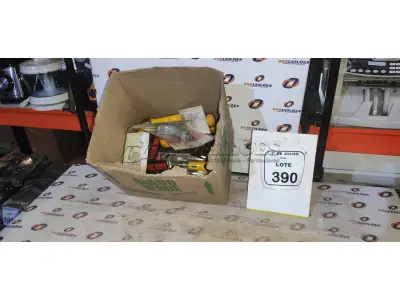 01 LOTE COM VÁRIAS CHAVES DE FENDA COM BITS. (NO ESTADO) ATENÇÃO! FAZER A VISITAÇÃO ANTES DE ARREMATAR, NÃO SABEMOS SE FUNCIONA, LEILÃO NÃO TEM GARANTIA E NEM DEVOLUÇÃO, SUJEITO A POSSÍVEIS AVARIAS VISÍVEIS/OCULTAS E/OU AUSÊNCIA DE COMPONENTES.