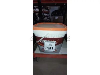 01 BALDE DE TINTA ECONÔMICA 16L NA COR BRANCO NEVE MARCA RENOCRIL. (NO ESTADO) ATENÇÃO! FAZER A VISITAÇÃO ANTES DE ARREMATAR, NÃO SABEMOS SE FUNCIONA, LEILÃO NÃO TEM GARANTIA E NEM DEVOLUÇÃO, SUJEITO A POSSÍVEIS AVARIAS VISÍVEIS/OCULTAS E/OU AUSÊNCIA DE COMPONENTES.