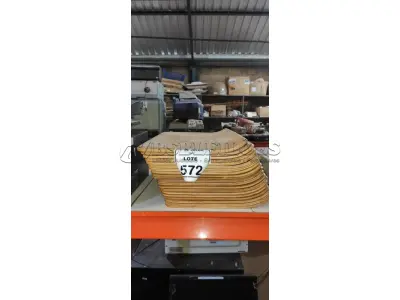20 PLACAS DE MADEIRA. (NO ESTADO) ATENÇÃO! FAZER A VISITAÇÃO ANTES DE ARREMATAR, NÃO SABEMOS SE FUNCIONA, LEILÃO NÃO TEM GARANTIA E NEM DEVOLUÇÃO, SUJEITO A POSSÍVEIS AVARIAS VISÍVEIS/OCULTAS E/OU AUSÊNCIA DE COMPONENTES.