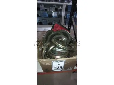 01 LOTE COM VÁRIOS ALTO FALANTES DE MARCAS E MODELOS DIVERSOS. (NO ESTADO) ATENÇÃO! FAZER A VISITAÇÃO ANTES DE ARREMATAR, NÃO SABEMOS SE FUNCIONA, LEILÃO NÃO TEM GARANTIA E NEM DEVOLUÇÃO, SUJEITO A POSSÍVEIS AVARIAS VISÍVEIS/OCULTAS E/OU AUSÊNCIA DE COMPONENTES.