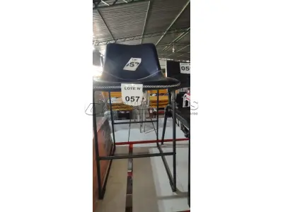 01 BANQUETA ALTA ENCOSTO COZINHA BASE FIXA BAR BALCÃO - BEST BS100 (NO ESTADO, NÃO SABEMOS SE FUNCIONA. LEILÃO NÃO TEM GARANTIA E NEM DEVOLUÇÃO, SUJEITO A POSSÍVEIS AVARIAS VISÍVEIS/OCULTAS E/OU AUSÊNCIA DE COMPONENTES)