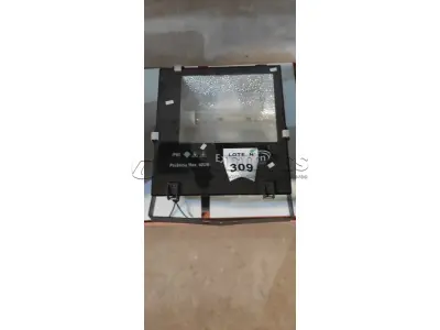 01 REFLETOR 400W MARCA EXPOLUMEN. (NO ESTADO) ATENÇÃO! FAZER A VISITAÇÃO ANTES DE ARREMATAR, NÃO SABEMOS SE FUNCIONA, LEILÃO NÃO TEM GARANTIA E NEM DEVOLUÇÃO, SUJEITO A POSSÍVEIS AVARIAS VISÍVEIS/OCULTAS E/OU AUSÊNCIA DE COMPONENTES.