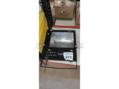 01 REFLETOR 400W MARCA EXPOLUMEN. (NO ESTADO) ATENÇÃO! FAZER A VISITAÇÃO ANTES DE ARREMATAR, NÃO SABEMOS SE FUNCIONA, LEILÃO NÃO TEM GARANTIA E NEM DEVOLUÇÃO, SUJEITO A POSSÍVEIS AVARIAS VISÍVEIS/OCULTAS E/OU AUSÊNCIA DE COMPONENTES.