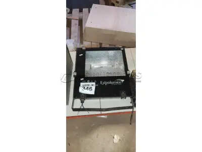 01 REFLETOR 400W MARCA EXPOLUMEN. (NO ESTADO) ATENÇÃO! FAZER A VISITAÇÃO ANTES DE ARREMATAR, NÃO SABEMOS SE FUNCIONA, LEILÃO NÃO TEM GARANTIA E NEM DEVOLUÇÃO, SUJEITO A POSSÍVEIS AVARIAS VISÍVEIS/OCULTAS E/OU AUSÊNCIA DE COMPONENTES.