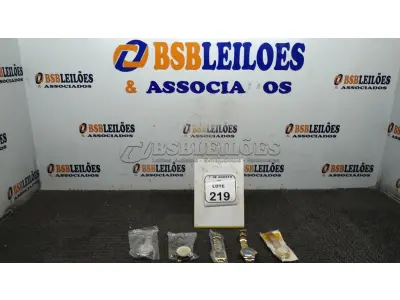05 RELÓGIOS DE PULSO DE MODELOS DIVERSOS. (NO ESTADO) ATENÇÃO! FAZER A VISITAÇÃO ANTES DE ARREMATAR, NÃO SABEMOS SE FUNCIONA, LEILÃO NÃO TEM GARANTIA E NEM DEVOLUÇÃO, SUJEITO A POSSÍVEIS AVARIAS VISÍVEIS/OCULTAS E/OU AUSÊNCIA DE COMPONENTES.