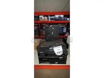 01 TOCA DISCOS MODELO MS-7 COM 01 CAIXA DE SOM MARCA GRADIENTE. (NO ESTADO) ATENÇÃO! FAZER A VISITAÇÃO ANTES DE ARREMATAR, NÃO SABEMOS SE FUNCIONA, LEILÃO NÃO TEM GARANTIA E NEM DEVOLUÇÃO, SUJEITO A POSSÍVEIS AVARIAS VISÍVEIS/OCULTAS E/OU AUSÊNCIA DE COMPONENTES.