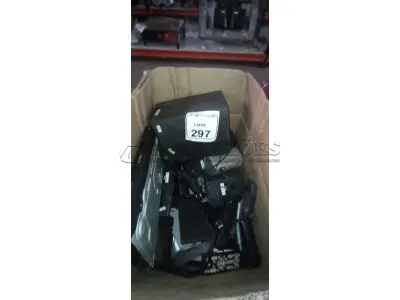 01 APARELHO DE DVD, 01 ADAPTADOR PARA HD E VÁRIAS CAIXAS DE SOM E CONTROLES REMOTO DE MARCAS E MODELOS DIVERSOS. (NO ESTADO) ATENÇÃO! FAZER A VISITAÇÃO ANTES DE ARREMATAR, NÃO SABEMOS SE FUNCIONA, LEILÃO NÃO TEM GARANTIA E NEM DEVOLUÇÃO, SUJEITO A POSSÍVEIS AVARIAS VISÍVEIS/OCULTAS E/OU AUSÊNCIA DE COMPONENTES.