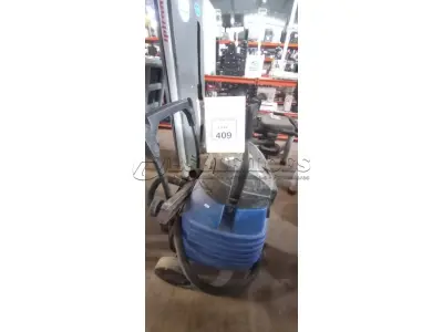 01 ASPIRADOR INDUSTRIAL MODELO FLOOR VAC 1500 MARCA WAP. (NO ESTADO) ATENÇÃO! FAZER A VISITAÇÃO ANTES DE ARREMATAR, NÃO SABEMOS SE FUNCIONA, LEILÃO NÃO TEM GARANTIA E NEM DEVOLUÇÃO, SUJEITO A POSSÍVEIS AVARIAS VISÍVEIS/OCULTAS E/OU AUSÊNCIA DE COMPONENTES.
