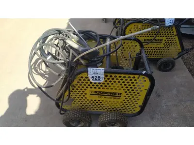 01 LAVADORA DE ALTA PRESSÃO INDUSTRIAL MODELO HD 10/25 MAXI MARCA KARCHER. (NO ESTADO) ATENÇÃO! FAZER A VISITAÇÃO ANTES DE ARREMATAR, NÃO SABEMOS SE FUNCIONA, LEILÃO NÃO TEM GARANTIA E NEM DEVOLUÇÃO, SUJEITO A POSSÍVEIS AVARIAS VISÍVEIS/OCULTAS E/OU AUSÊNCIA DE COMPONENTES.